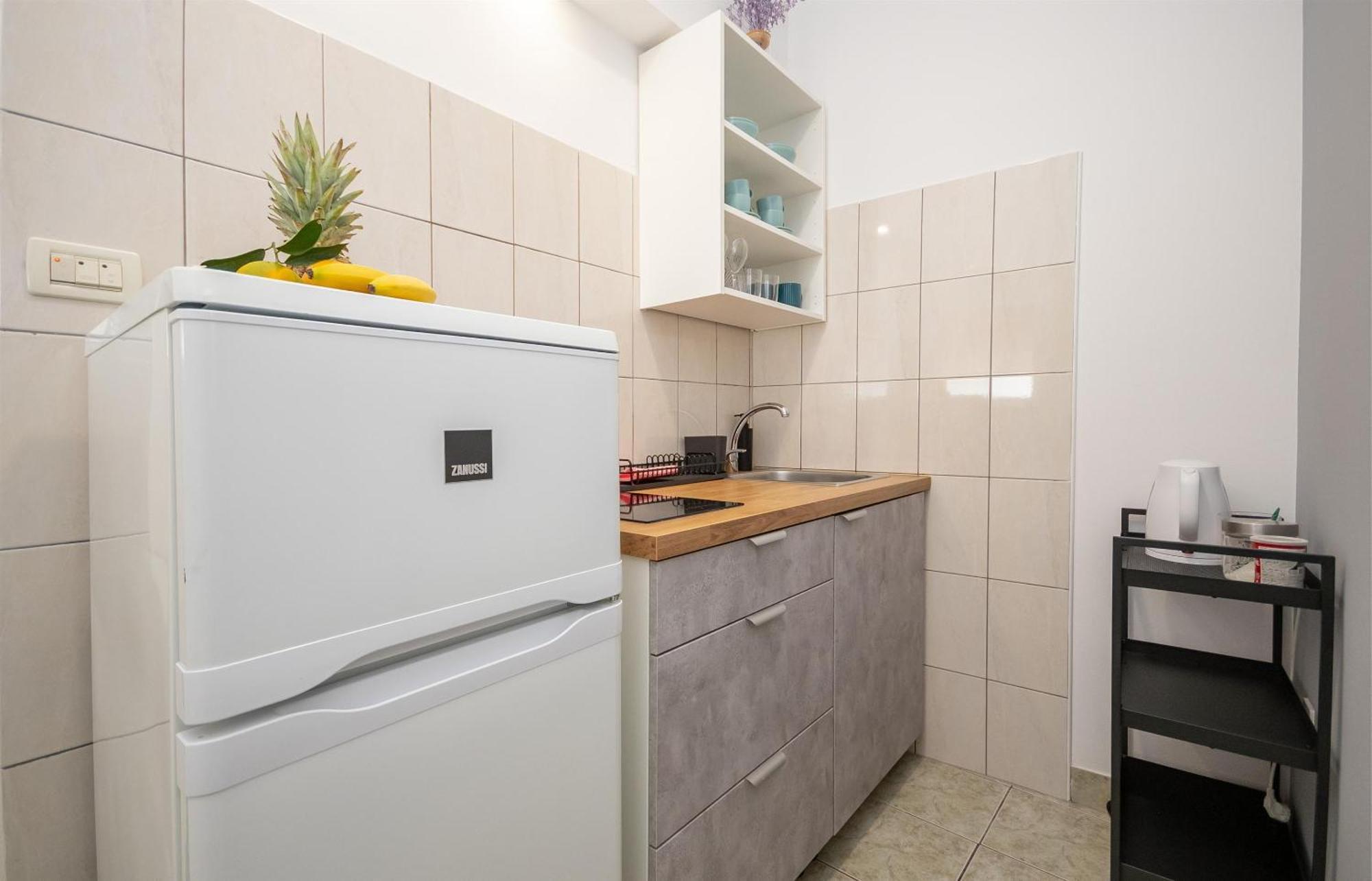 Apartments Ivan - With Parking Омиш Экстерьер фото