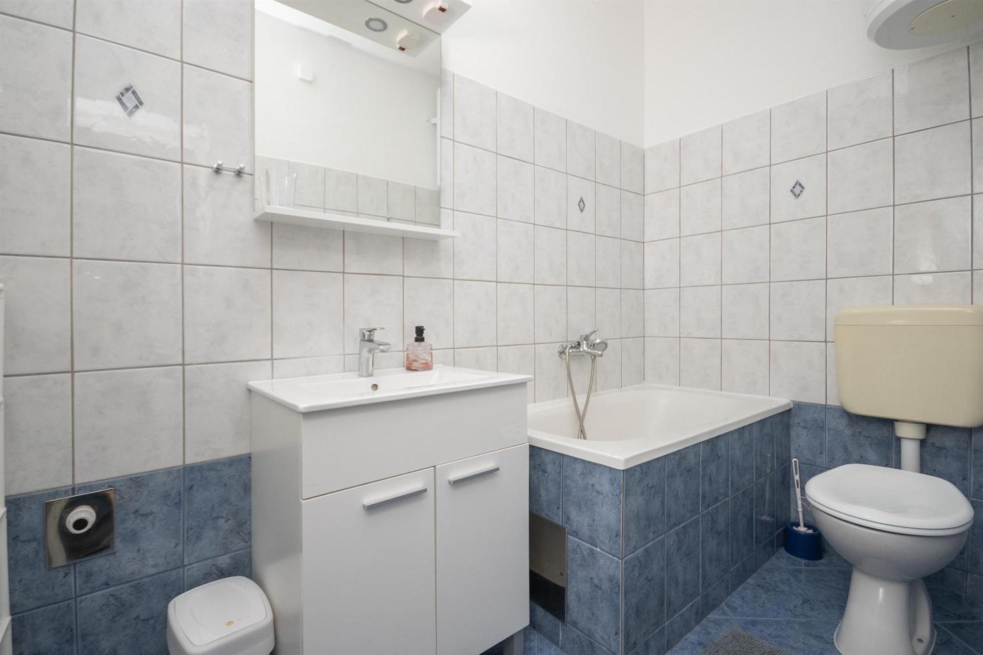 Apartments Ivan - With Parking Омиш Экстерьер фото